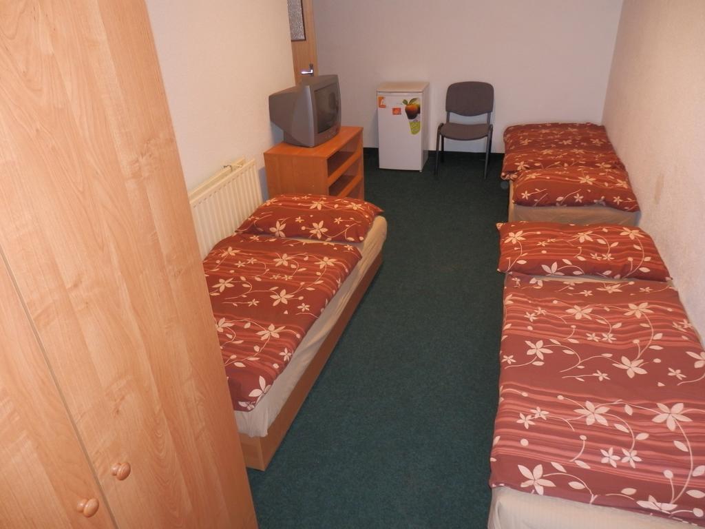 Ubytovna Pod Mostem Ostrava Zimmer foto